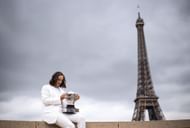 Iga Swiatek at the 2022 French Open Winner Photocall.